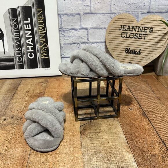 Women’s Scuffita Ugg Slippers size 9 - Picture 1 of 8